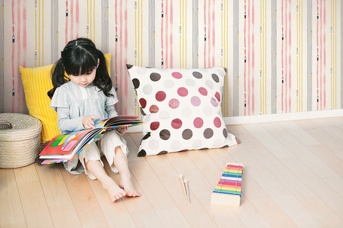 Обои KT Exclusive Playdate Adventure Brushes & Paints FA42401 фото в интерьере