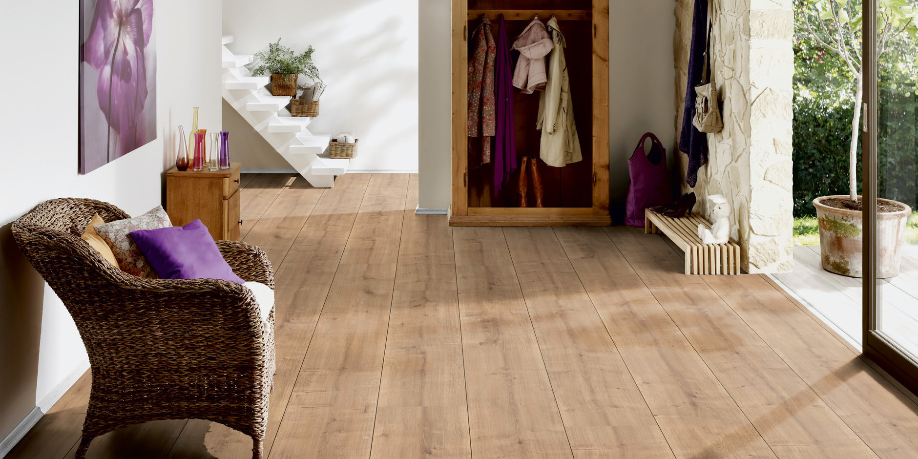 Ламинат Ter Hurne Trend Line Дуб Камберлендский светло коричневый 1327 1285×327×8 фото в интерьере