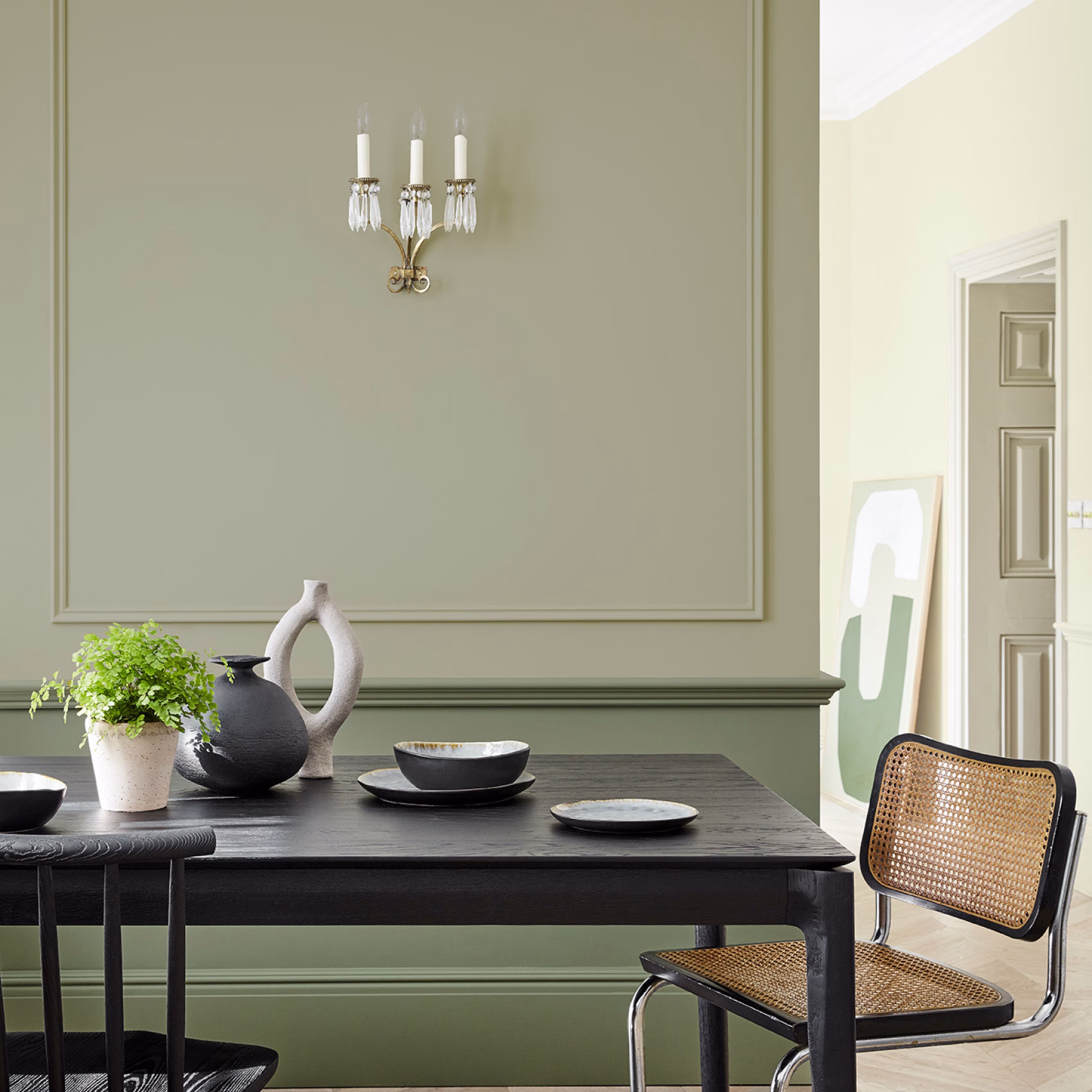 Краска Little Greene цвет Book Room Green 322 Absolute Matt 0.06 л фото в интерьере