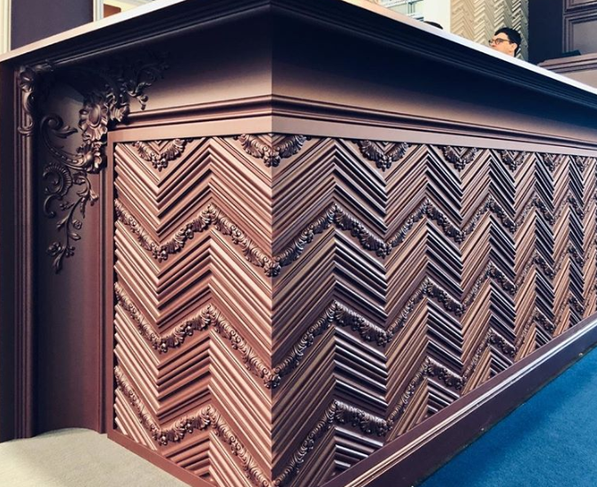 Стеновая панель под покраску Orac Decor New Classic Chevron W130 2000×400×20 фото в интерьере